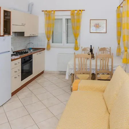 Penzion Apartments Villa Karmen 3*