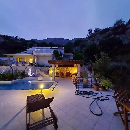 Apartments Villa Karmen Penzion