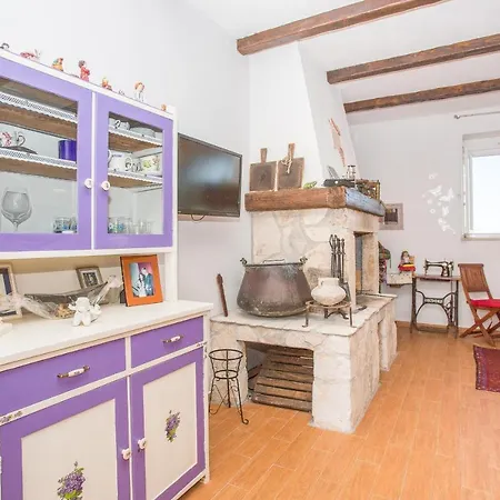 Apartments Villa Karmen 3*