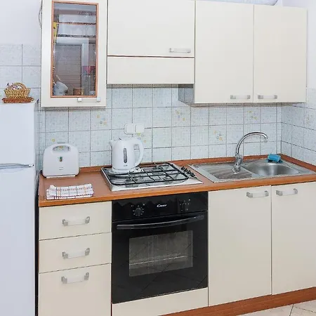 Apartments Villa Karmen Konukevi 3*