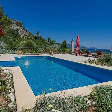 Apartments Villa Karmen 3* Orebić